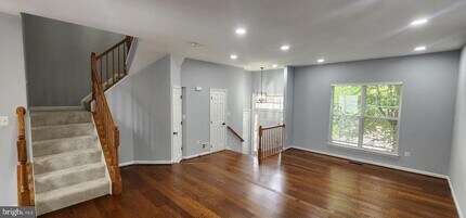 21095 Alberta Terrace in Sterling, VA - Building Photo - Building Photo