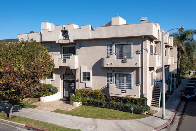 102 N Sweetzer Ave in Los Angeles, CA - Building Photo - Primary Photo