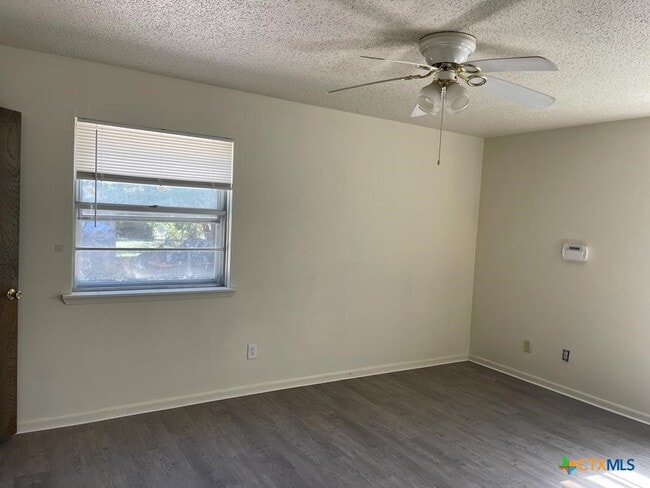 property at 1818 Janis Dr