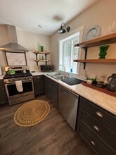 3819 VT-44 in Windsor, VT - Foto de edificio - Building Photo