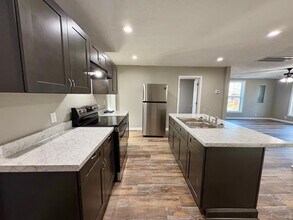 422 Lexington Ave in Jackson, TN - Foto de edificio - Building Photo