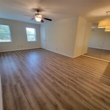 11649 Chimney Rock Rd in Houston, TX - Building Photo - Building Photo