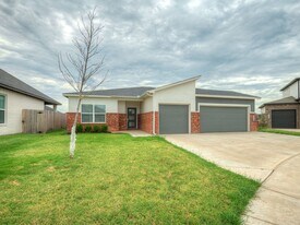 15108 Jasper Ct in Edmond, OK - Building Photo