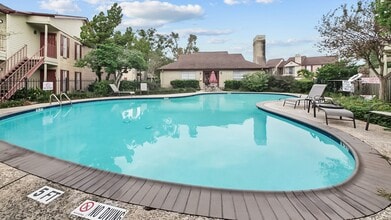 2120 El Paseo St in Houston, TX - Building Photo - Building Photo