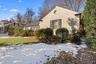 221 W Avondale Dr in Greensboro, NC - Building Photo - Building Photo