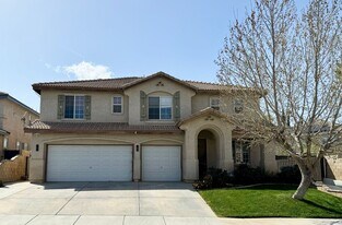 40123 Vista Ridge Dr in Palmdale, CA - Building Photo