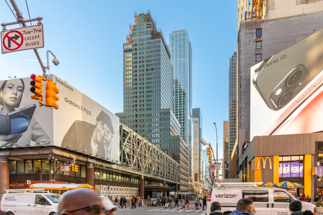 330 W 42nd St in New York, NY - Foto de edificio