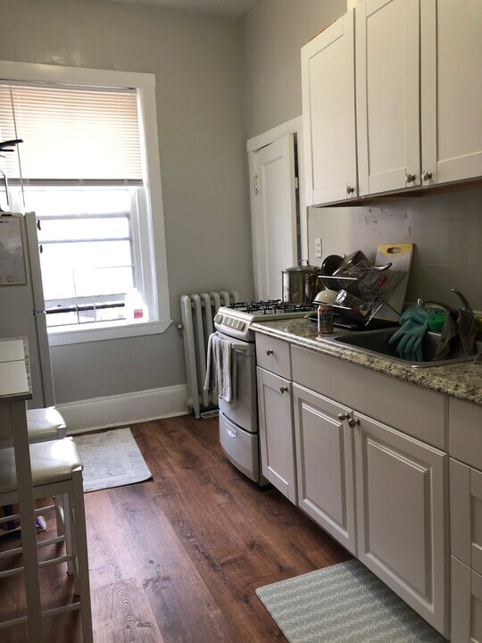 28 Kempton St, Unit 20 in Boston, MA - Building Photo