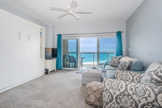 880 Mandalay Ave in Clearwater, FL - Building Photo - Building Photo