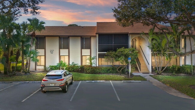 2025 SW Silver Pine Way in Palm City, FL - Building Photo - Building Photo