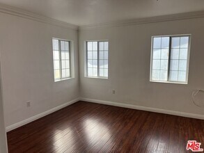 1250 S Manhattan Pl in Los Angeles, CA - Building Photo - Building Photo