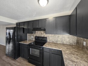 2456 N Brophy Cir in Fayetteville, AR - Building Photo - Building Photo