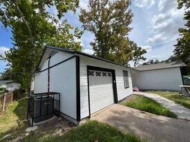 7539 Carothers St in Houston, TX - Building Photo