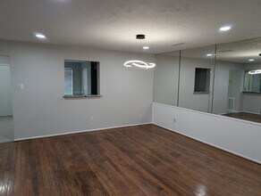 3258 Continental Dr in Missouri City, TX - Building Photo - Building Photo