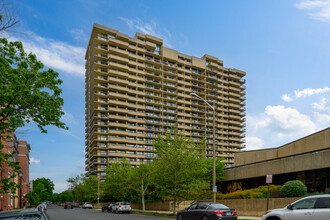 Alexandria House in Alexandria, VA - Foto de edificio - Building Photo