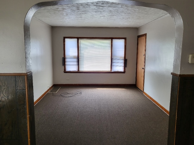 164 E 119th Pl