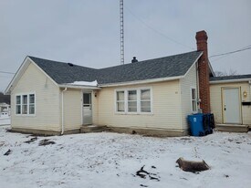802 Deleon St in Ottawa, IL - Building Photo