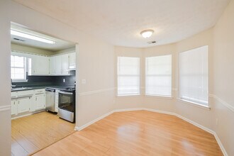 135 Branchwood Dr in Covington, GA - Foto de edificio - Building Photo