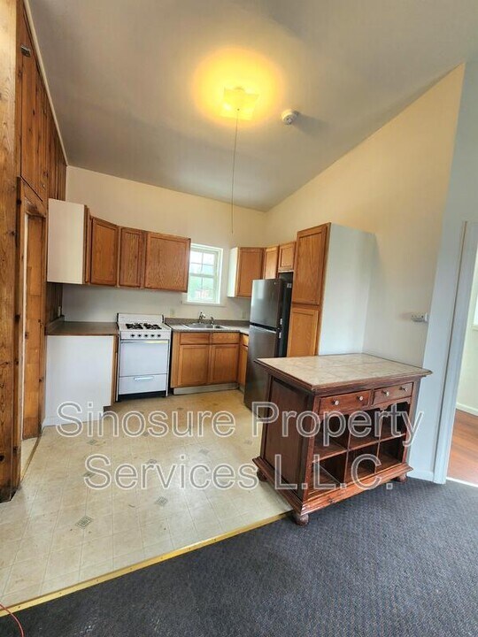 250 Lark St in Albany, NY - Building Photo