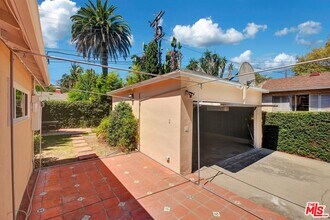 2511 Castle Heights Ave in Los Angeles, CA - Building Photo - Building Photo