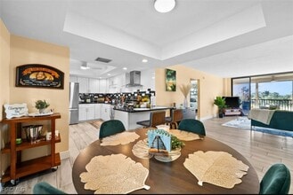 413 Augusta Blvd, Unit 302 in Naples, FL - Building Photo - Building Photo