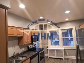 5139 N Cumberland Blvd in Whitefish Bay, WI - Building Photo - Building Photo