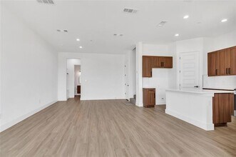 3411 Sanjeev Dr in Irving, TX - Building Photo - Building Photo