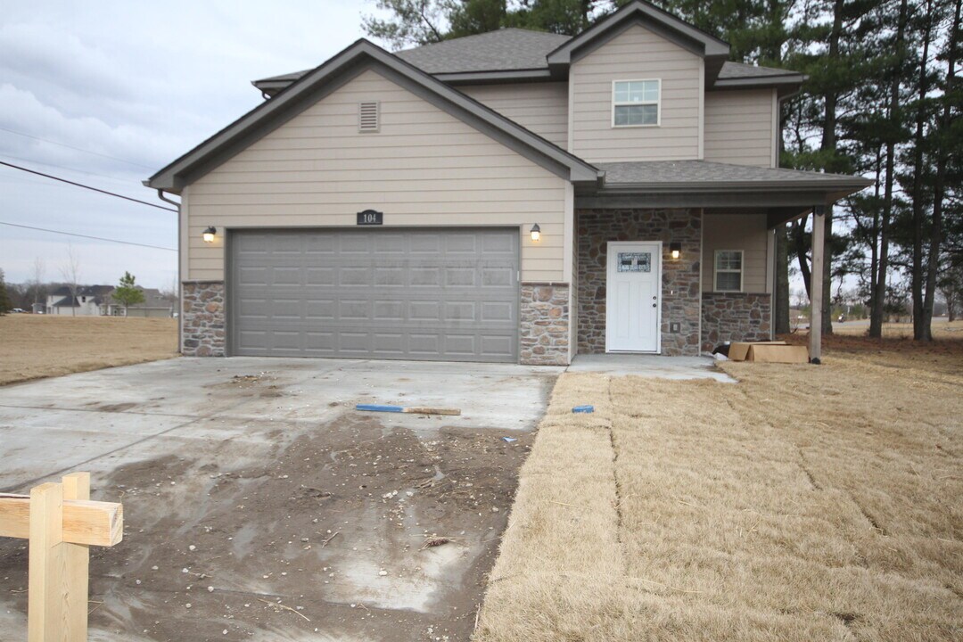 104 Chairman Dr in Columbia, MO - Building Photo