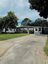 6710 Kingswood Dr N in St. Petersburg, FL - Building Photo - Building Photo