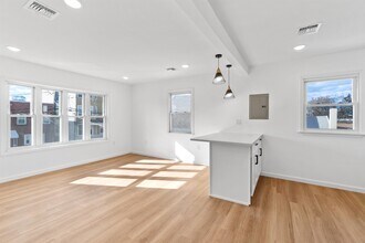 47 E 14th St in Bayonne, NJ - Building Photo - Building Photo