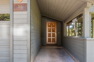 283 Monterey Pine Rd in Mammoth Lakes, CA - Building Photo - Building Photo
