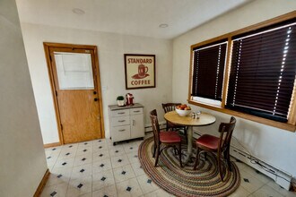 5254 N Leclaire Ave in Chicago, IL - Building Photo - Building Photo