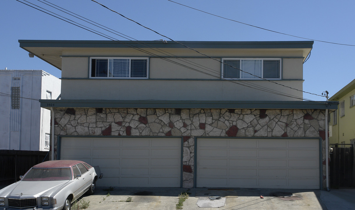 3404 School St in Oakland, CA - Building Photo