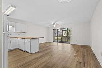 1870 Auburn Ln in Surfside Beach, SC - Building Photo - Building Photo