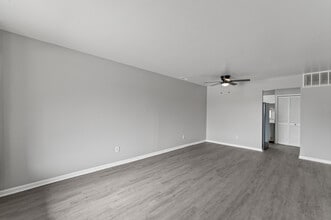 Masonic Estates in Warren, MI - Building Photo - Building Photo