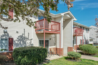 Purcellville Pointe Apartments in Purcellville, VA - Foto de edificio - Building Photo