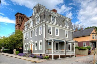 204 Spring St in Newport, RI - Building Photo - Building Photo