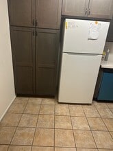 1050 Harbor Heights Dr, Unit A in Los Angeles, CA - Building Photo - Building Photo