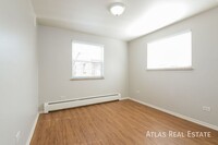 2377 S Locust St in Denver, CO - Building Photo - Building Photo