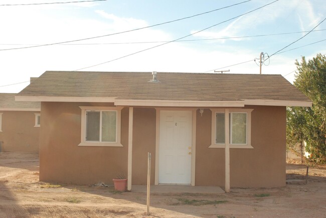 10330 E Vernon Ave in Blythe, CA - Building Photo - Building Photo