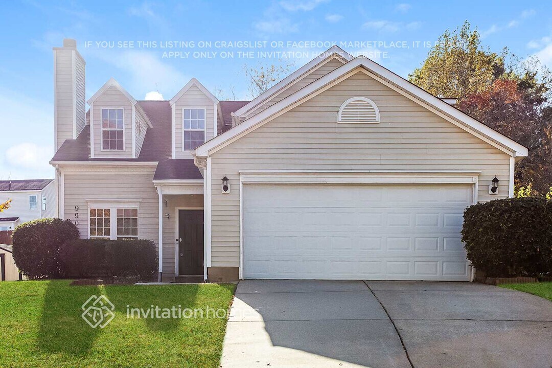 9906 Sweet Plum Dr in Charlotte, NC - Foto de edificio