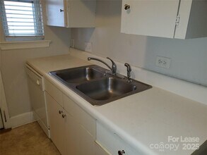 2302 Chesterfield Ave in Charlotte, NC - Building Photo - Building Photo