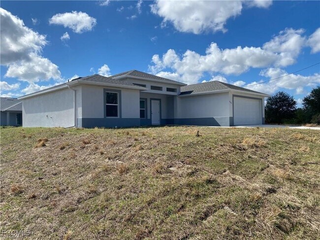 4201 3rd St SW in Lehigh Acres, FL - Building Photo - Building Photo