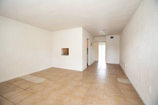 Pinewood Park Apartments For Rent Miami Fl Silver Blue Lake Apartments
