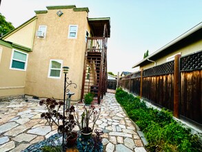 220 E Home St in Oakley, CA - Building Photo - Building Photo