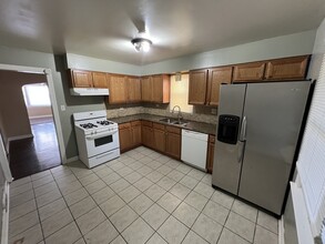 8147 S Marshfield Ave in Chicago, IL - Building Photo - Building Photo
