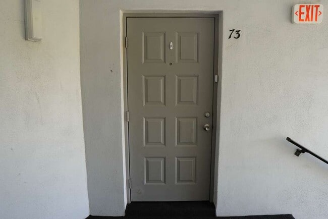 8215 Sun Spring Cir in Orlando, FL - Building Photo - Building Photo