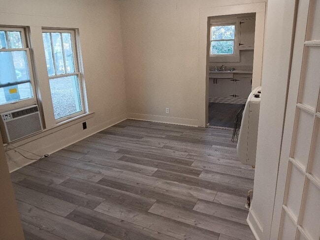 112 E Nelson St, Unit upstairs#200 in Longview, TX - Foto de edificio - Building Photo