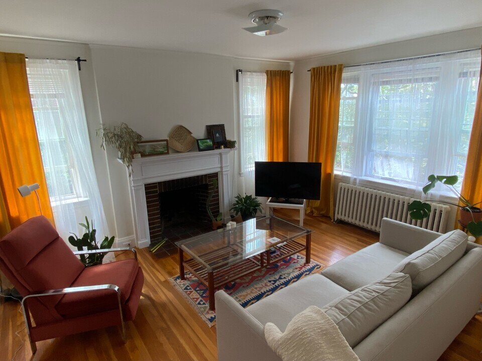 8 Chauncy St in Cambridge, MA - Building Photo