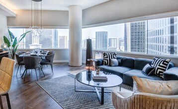 350 North St. Paul Street in Dallas, TX - Building Photo - Building Photo